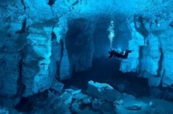 死亡率最高的极限洞穴潜水，美国洞穴一年死25人
