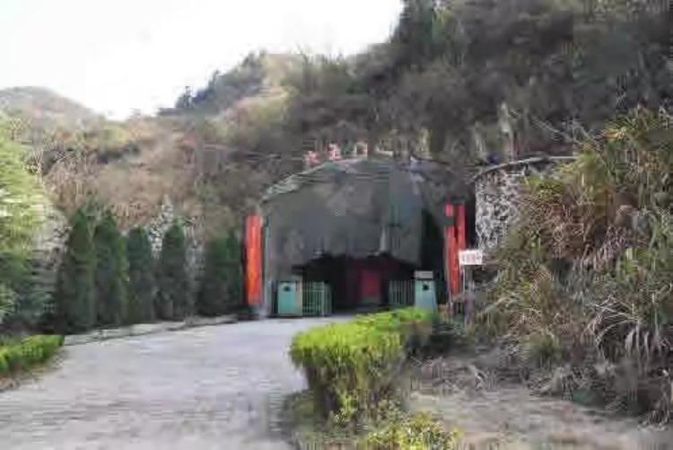 湖南山村惊现神秘山洞,湖南发现神奇石洞