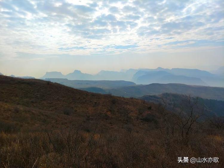 误入石家庄井陉黄土洼发现千风寨漫山韭菜花大峡谷心生敬畏