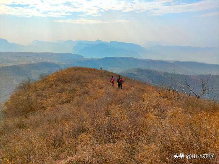 误入石家庄井陉黄土洼发现千风寨漫山韭菜花大峡谷心生敬畏