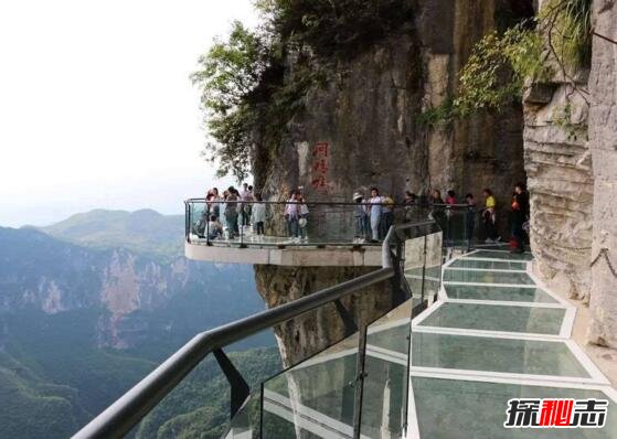 世界第八大奇景，美国空中玻璃走廊(掉下去死无全尸)