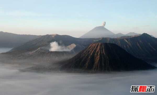 世界上最危险的十二座火山,维苏威火山周围300万居民(毁灭性)