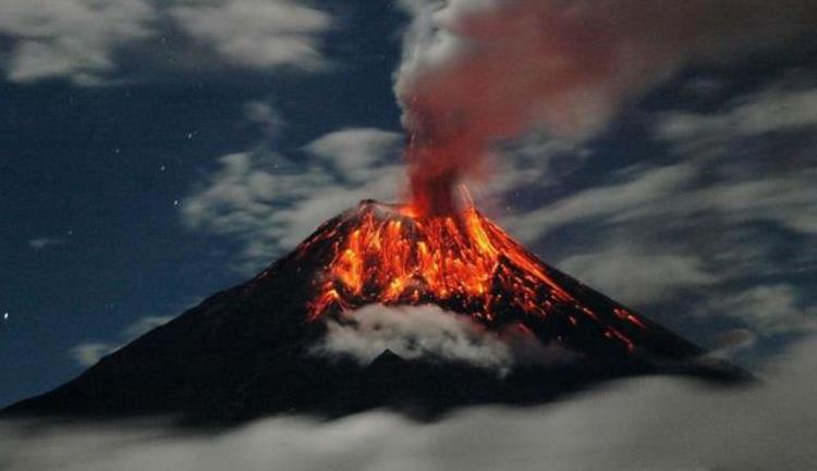 哈萨克斯坦现冰火山喷发,哈萨克斯坦的神奇景观冰火山