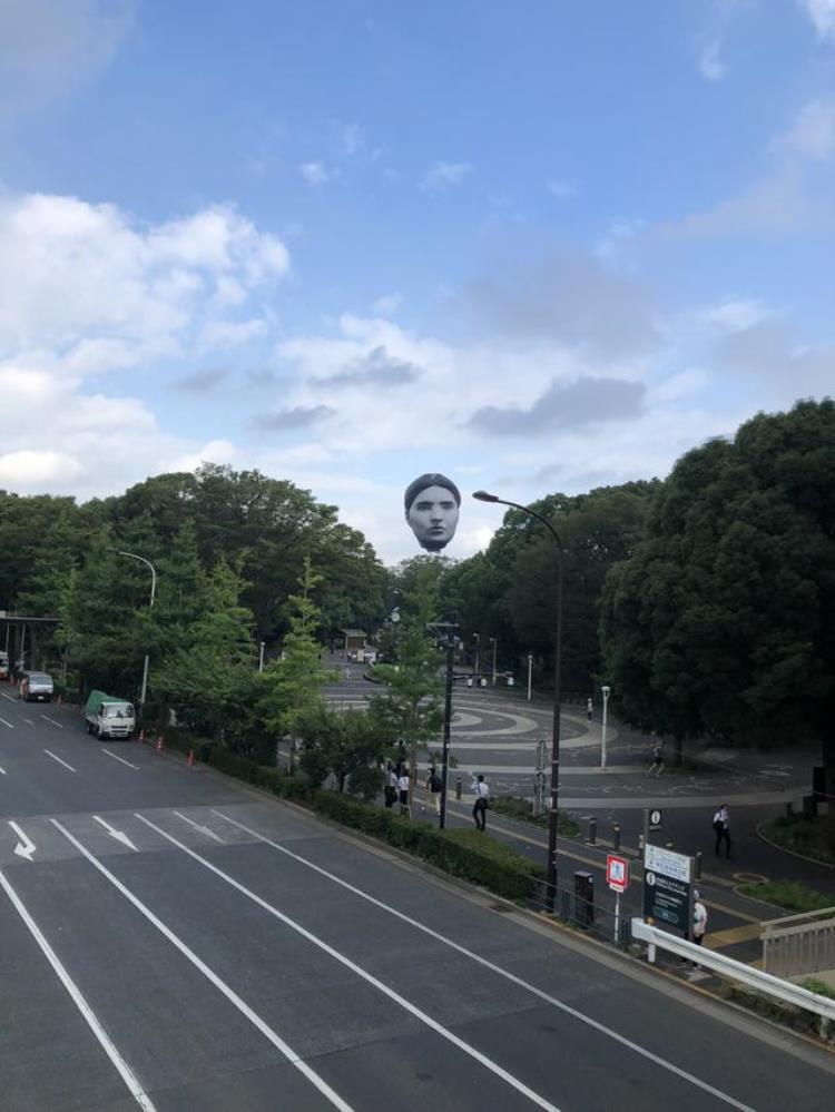 日本东京上空出现神秘大脸,东京上空现巨型人脸是谁