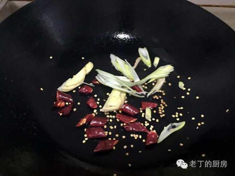 大蒜焖鲶鱼怎么做「大蒜鲶鱼」