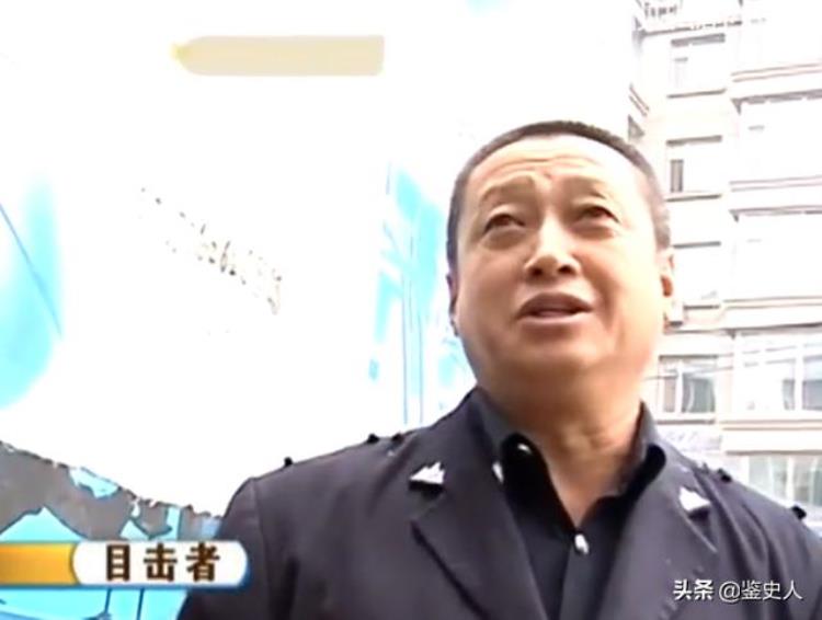 小伙跟富二代冲突双手被砍断,男子与富二代争执母亲砍断其双手