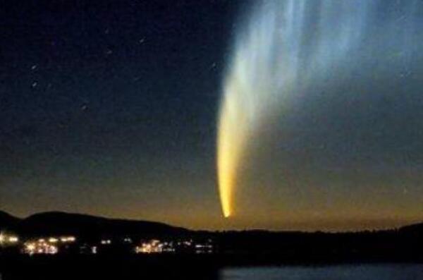 地球为什么围绕太阳转，太阳引力极大（地球转动达成平衡）