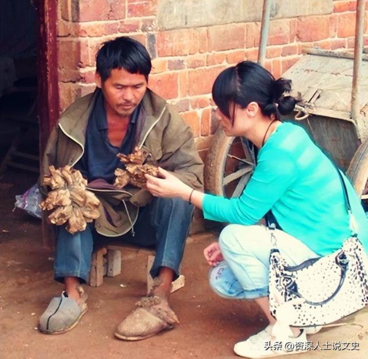 小伙怪病 手脚长树枝,男子手上长出树根竟然会开花