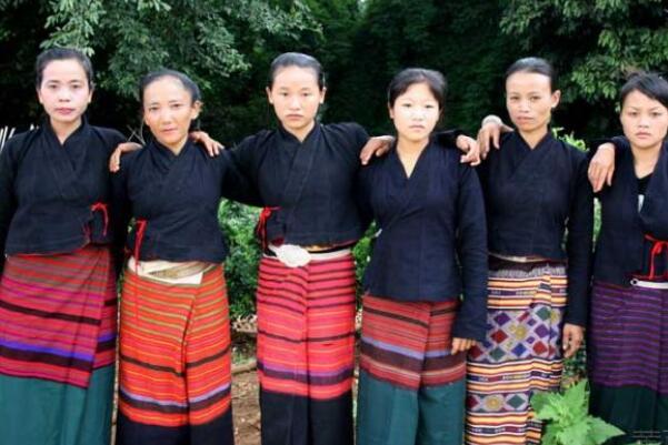 布朗族的传统节日 布朗族傣历六月份过新年(景比迈节)