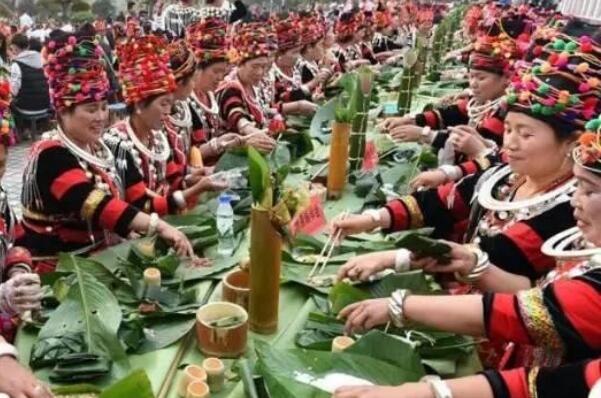 景颇族的传统节日有哪些 中国目瑙纵歌之乡(目瑙节)