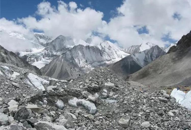 世界十大最高的山脉排名,世界上十大最高的山是什么