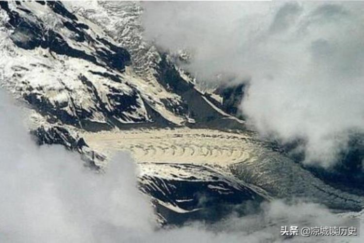 西藏上空拍到龙,前几天西藏天空出现龙是真的吗