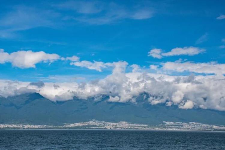 关于大理苍山洱海传说故事,苍山与洱海的传说