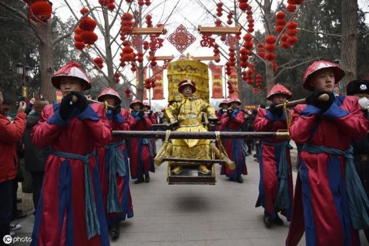 英国为什么有这么多王朝「中国五千多年的王朝史为什么没有像英日等国一样保留皇室」