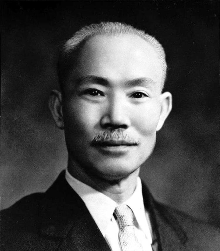 蒋介石游峨眉的传说「1936年蒋介石上峨眉山游玩怪事频频发生这背后究竟有何隐情」