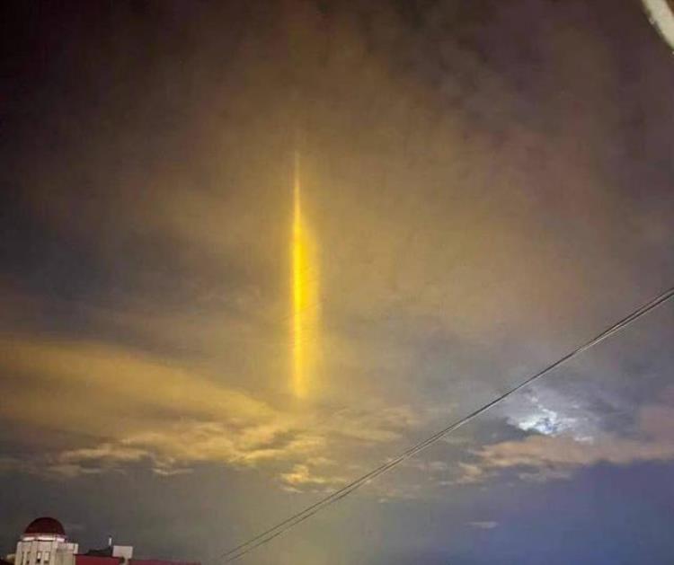 罕见俄罗斯别尔哥罗德上空出现神秘光束是激光武器还是自然现象