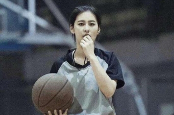 中国篮球最美女裁判亓浩，95后极品美女/亓浩私房照曝光